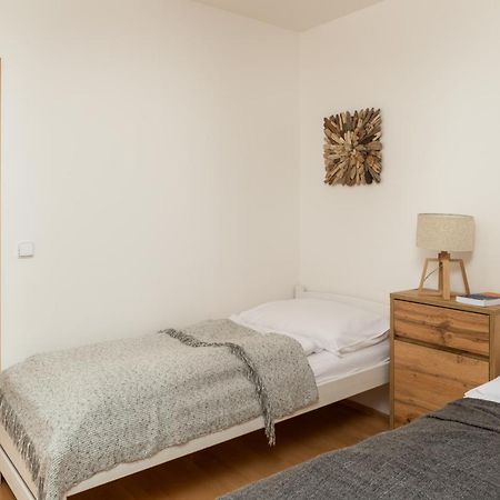 Sunny Apartment In Modrany By Prague Days Eksteriør bilde