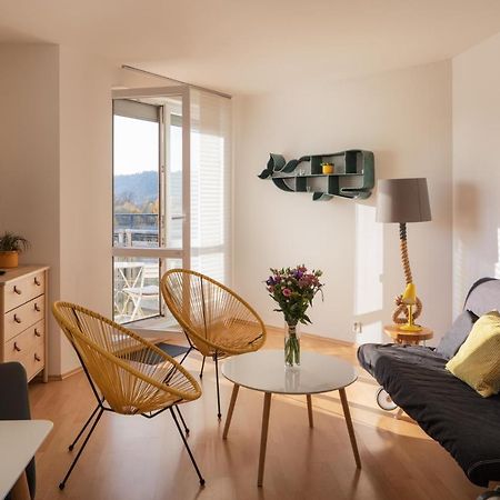 Sunny Apartment In Modrany By Prague Days Eksteriør bilde