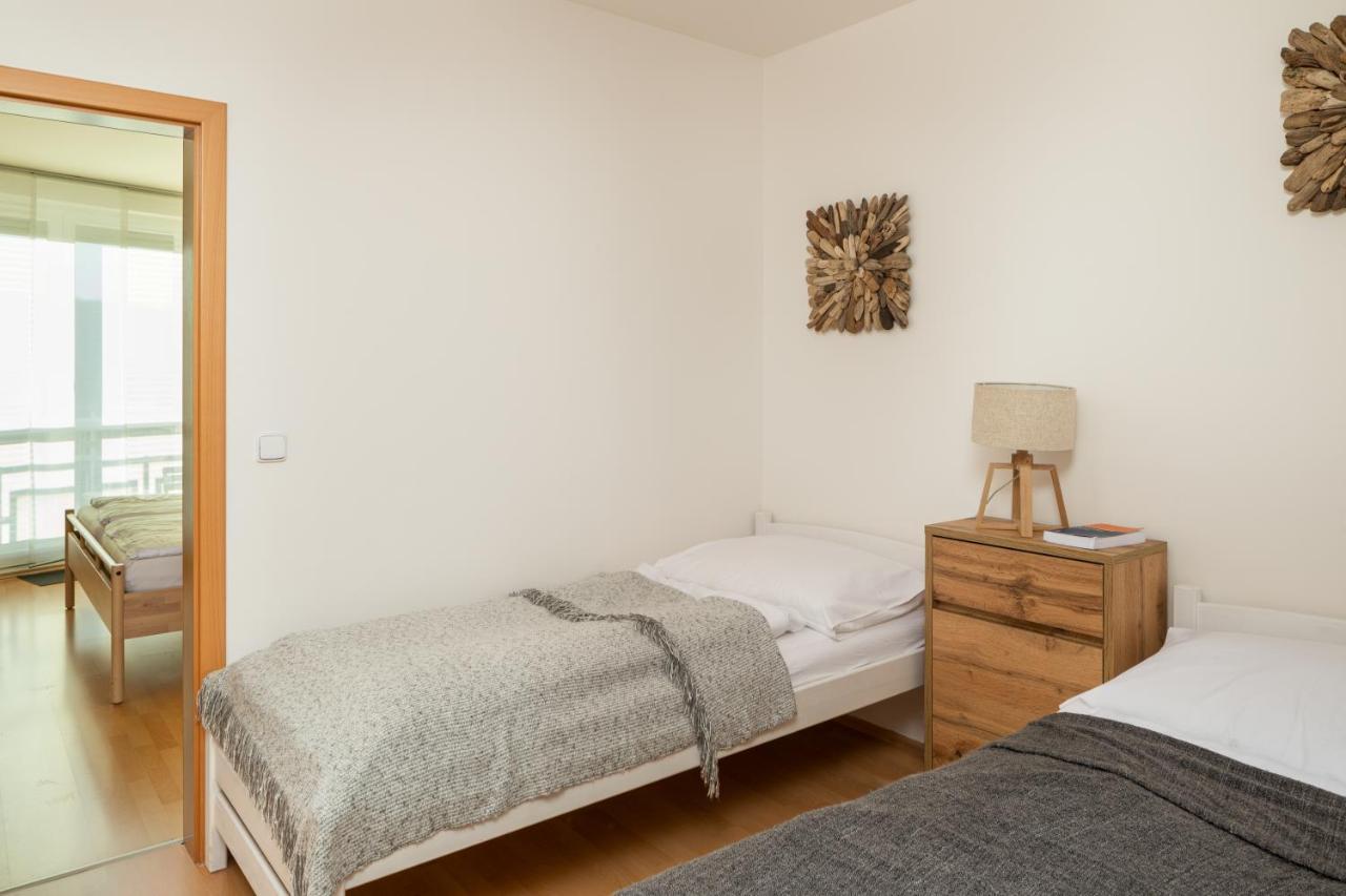 Sunny Apartment In Modrany By Prague Days Eksteriør bilde