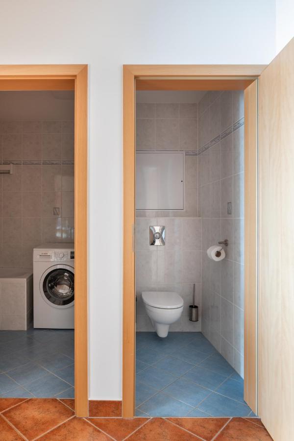 Sunny Apartment In Modrany By Prague Days Eksteriør bilde