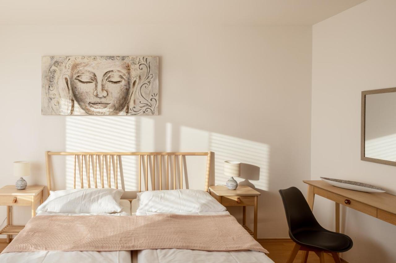 Sunny Apartment In Modrany By Prague Days Eksteriør bilde