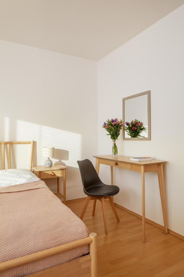 Sunny Apartment In Modrany By Prague Days Eksteriør bilde
